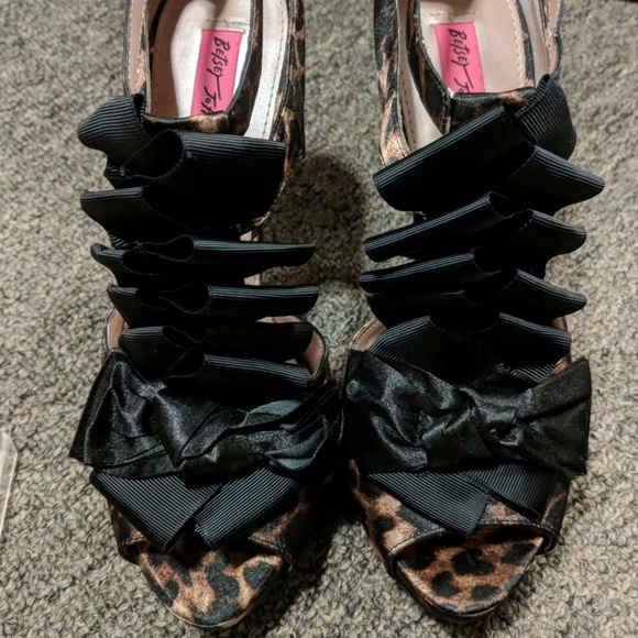 Betsey Johnson Embellished Heels Size 8.5 - Picture 4 of 8